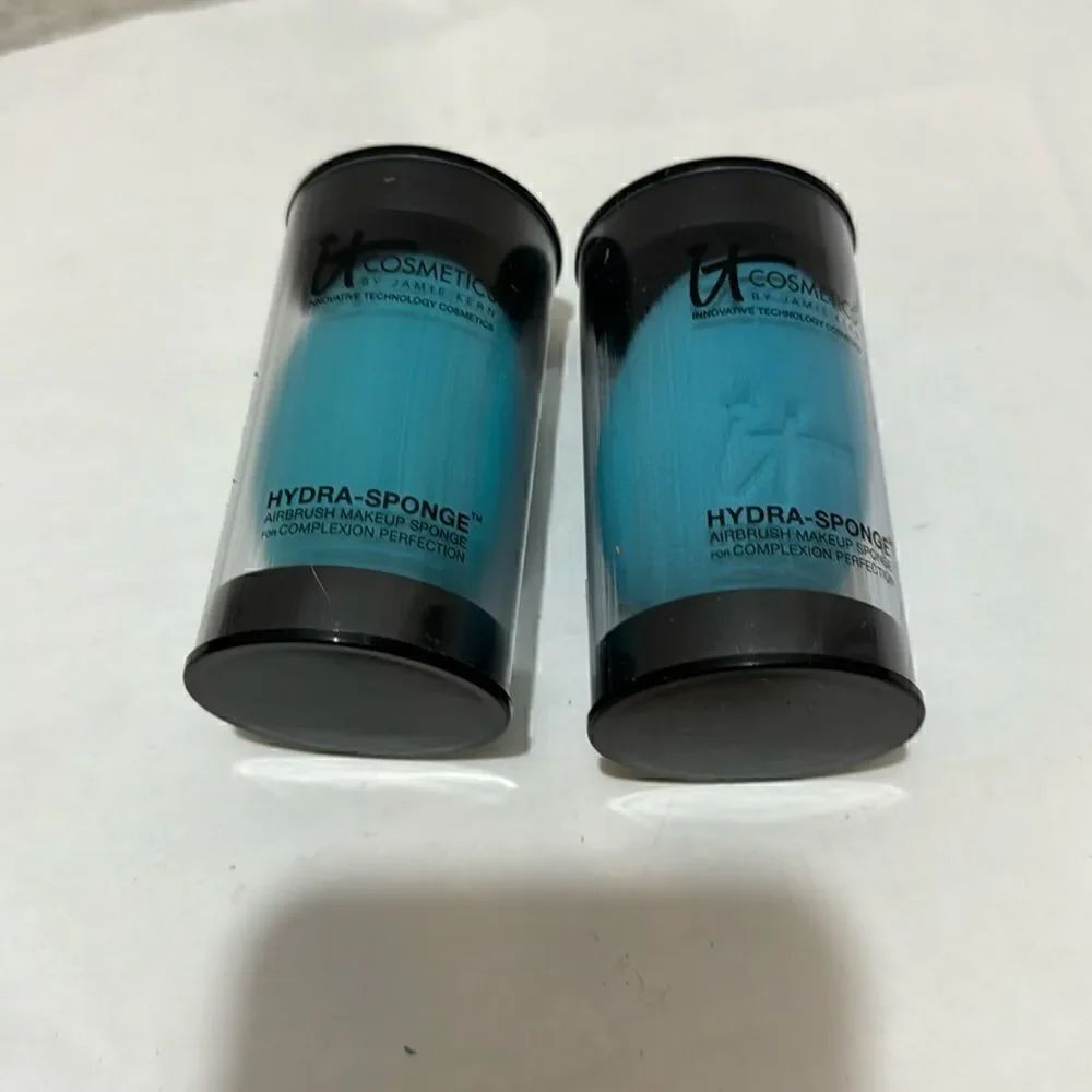 It Cosmetics Hydra Sponge Airbrush Makeup Sponge NEW lot 2
